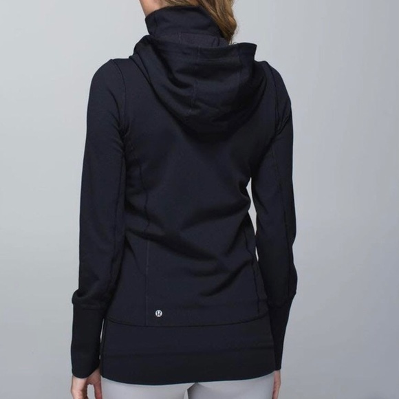 Lululemon Stride Jacket with Ruffle Trim in Black - Picture 2 of 6